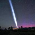 Miniatura de Extraña estela luminosa sorprende a EE.UU. durante tormenta solar y auroras boreales: ¿Qué fue?