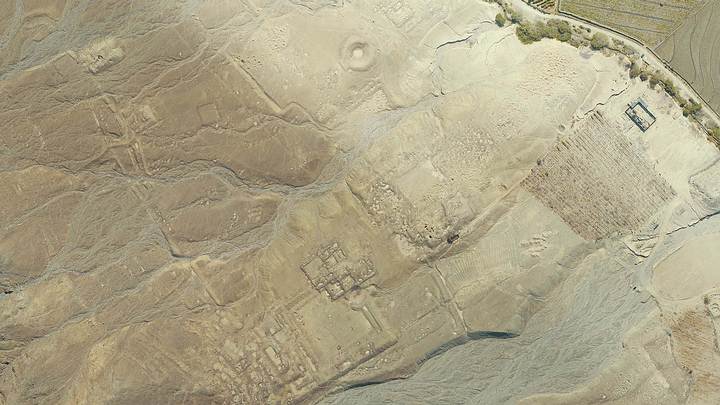 Aerial image of Huaca Yolanda in the Chao Valley, where this unique mural was discovered. Credit: PUCP.